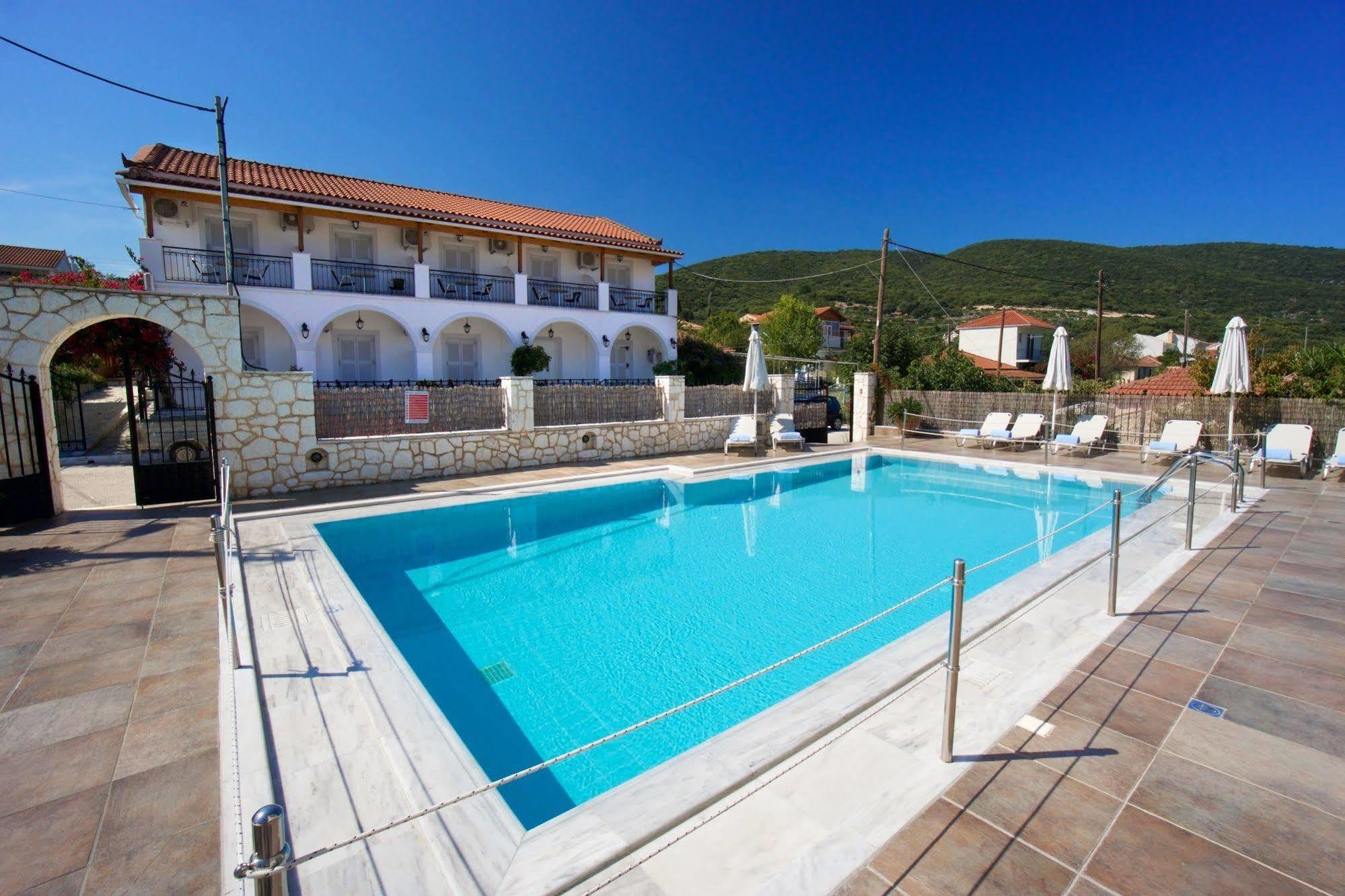 Diamanto Complex Aparthotel Karavomylos Exterior photo